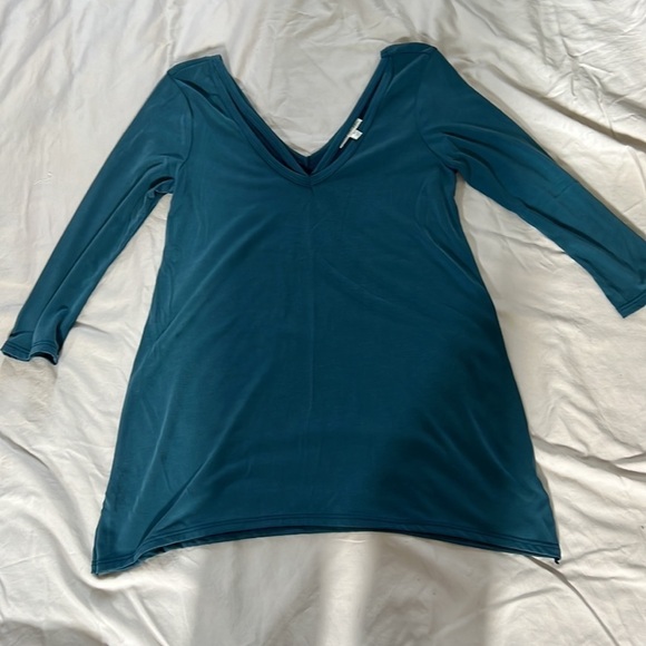 Nine Britton Women’s 3/4 Length Sleeve Size Small V-Neck Top - Picture 5 of 9